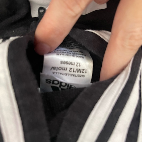 Adidas black one piece zip hooded romper boys 12m - Picture 2 of 2